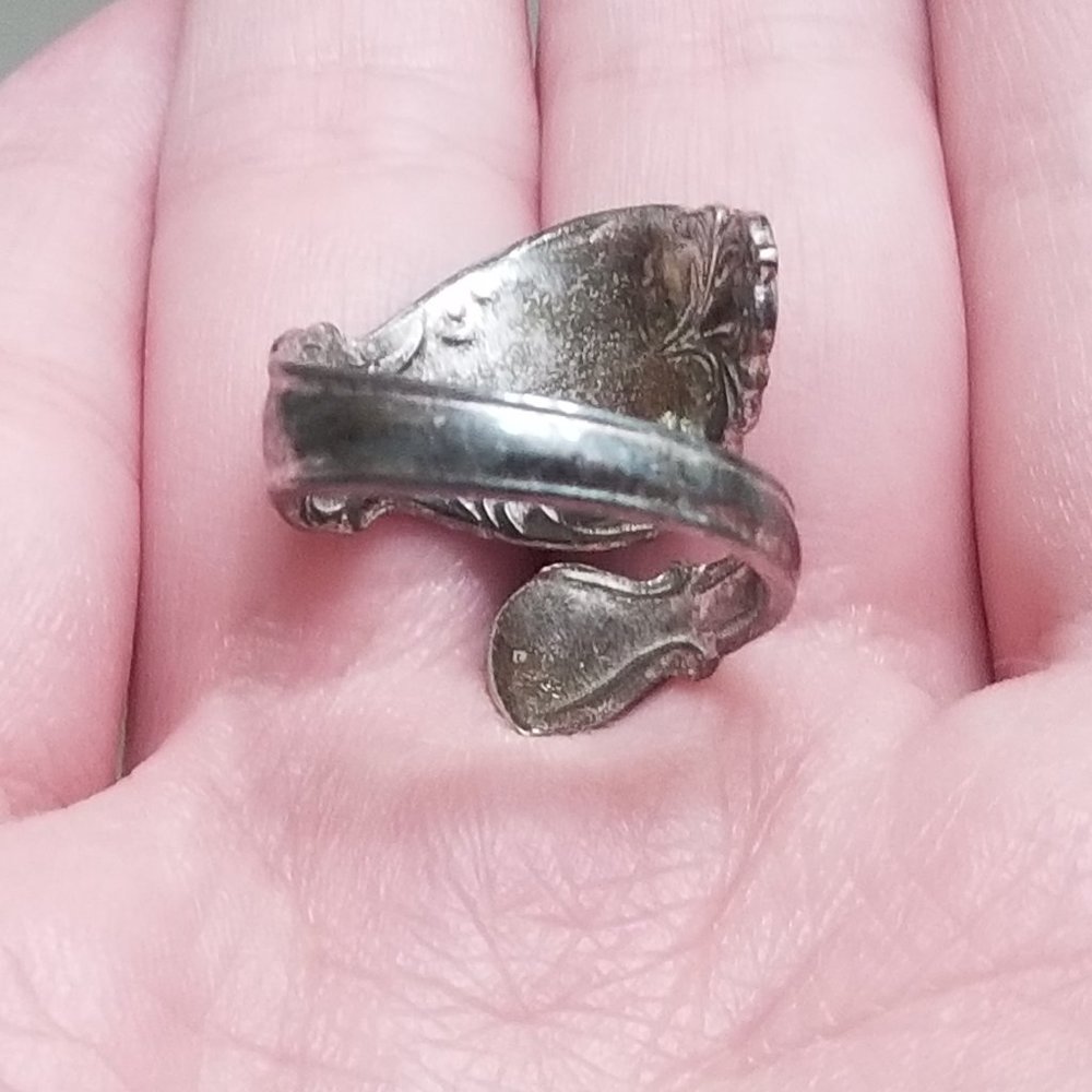 vtg 1847 Rogers Bros silver plate wraparound ring - Picture 6 of 10